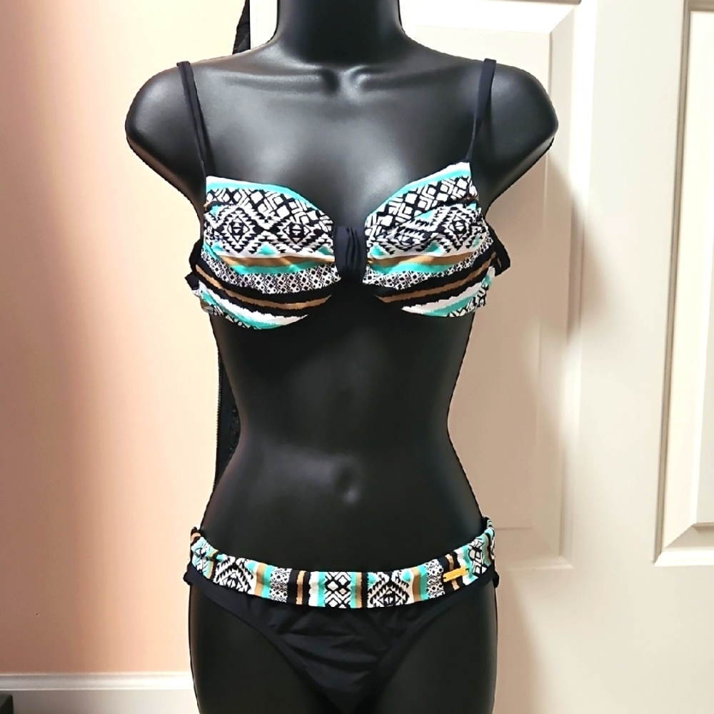 VENUS Aztec Print Patterned Bikini